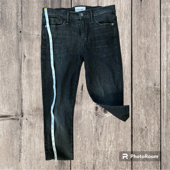 Frame Gray Denim Women's Jeans. (B2) - Picture 10 of 10